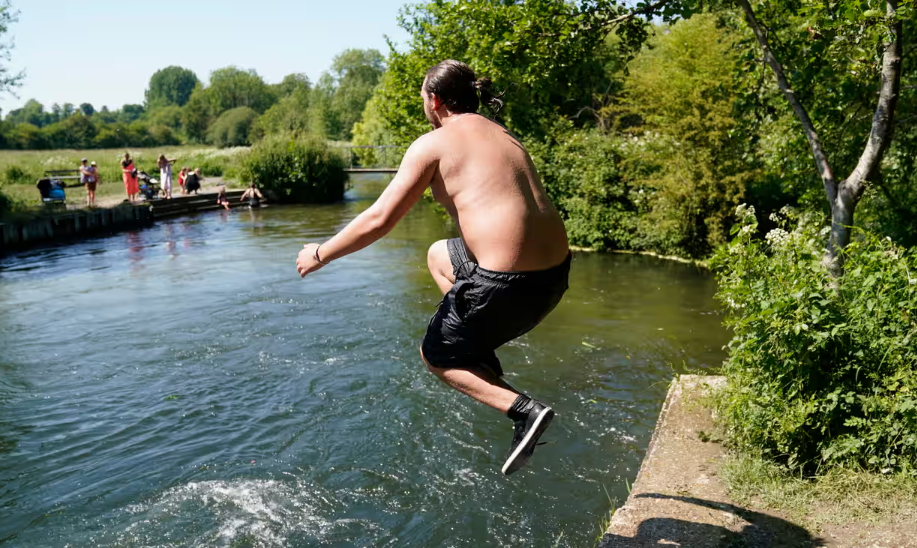 Hundreds of potentially toxic road runoff outfalls polluting England’s rivers